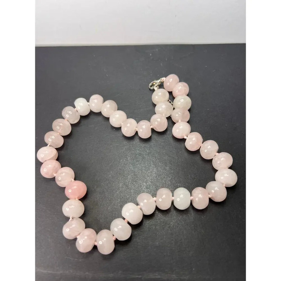 Rose quartz knotted bead necklace with lobster clasp - Picture 5 of 11